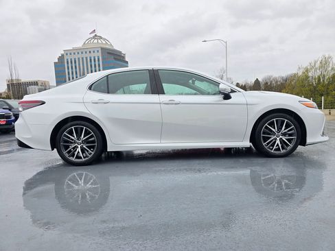 Used 2024 Toyota Camry XLE FWD image 2