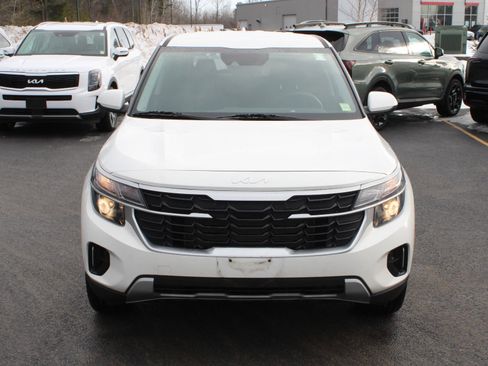 Certified 2024 Kia Seltos LX image 2