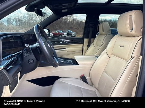 Used 2023 Cadillac Escalade Premium Luxury w/ LPO, Illumination Package image 11