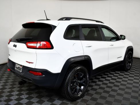 Used 2017 Jeep Cherokee Trailhawk w/ Comfort/Convenience Group image 8