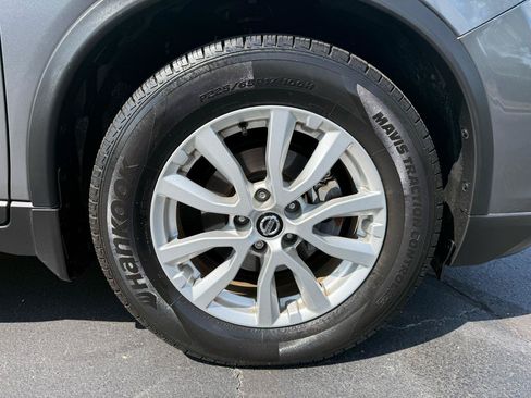 Used 2020 Nissan Rogue SV FWD image 9