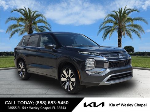 Used 2025 Mitsubishi Outlander SE FWD image 1