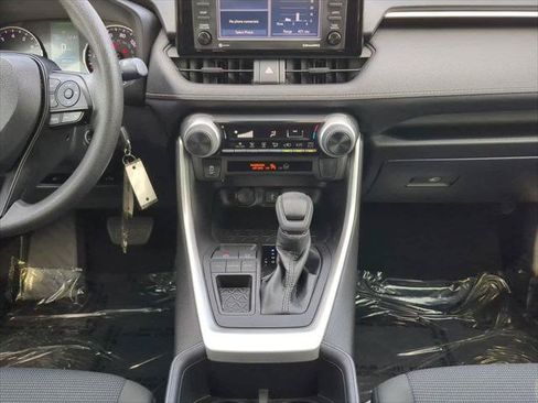 Certified 2022 Toyota RAV4 LE FWD image 18