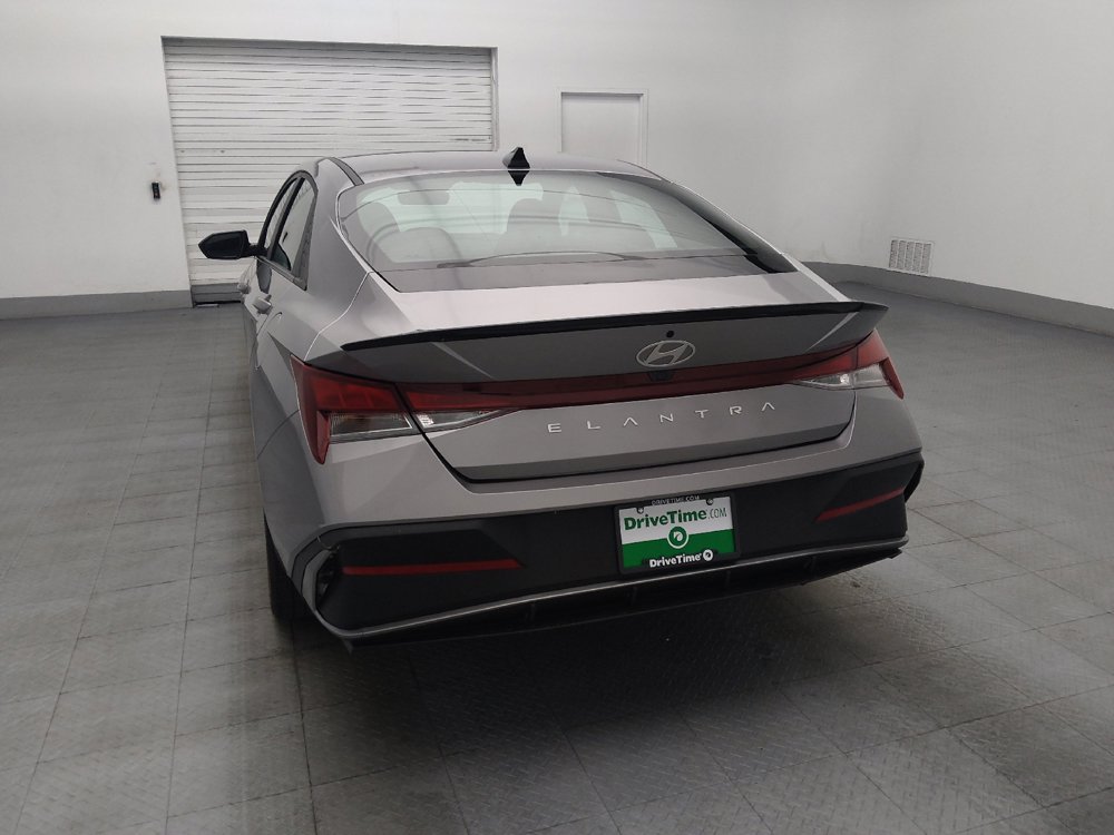 Used 2025 Hyundai Elantra Sport FWD image 6