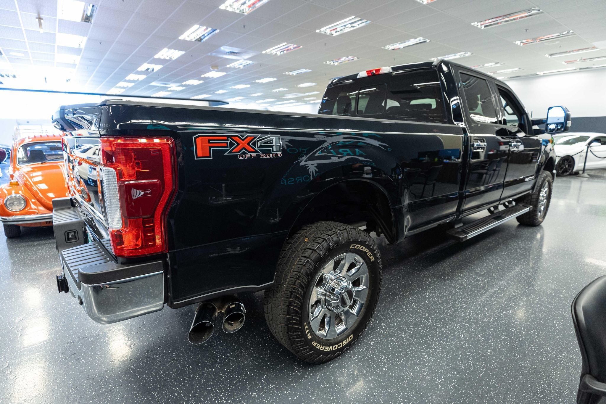 Used 2017 Ford F350 Lariat w/ Chrome Package AWD/4WD image 5