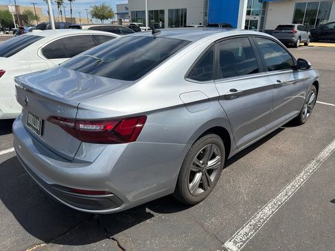 Used 2024 Volkswagen Jetta SE w/ Panoramic Sunroof Package FWD image 15