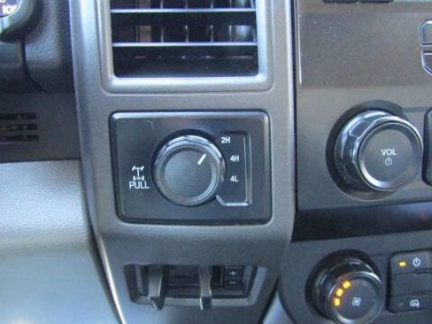 Used 2022 Ford F250 XL w/ Power Equipment Group image 14