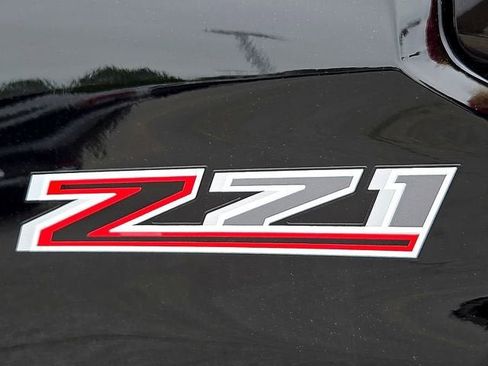 New 2026 Chevrolet Colorado Z71 w/ Midnight Edition AWD/4WD image 12