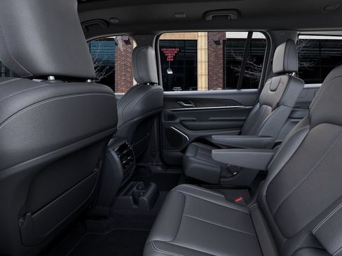 New 2026 Jeep Grand Cherokee L Limited w/ Limited Altitude Package AWD/4WD image 23