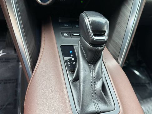 Used 2021 Toyota Venza Limited w/ Advanced Technology Package AWD/4WD image 25