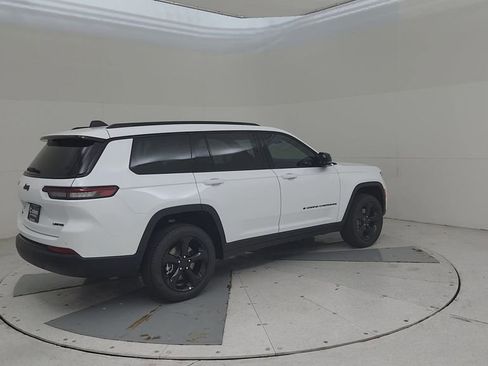New 2025 Jeep Grand Cherokee L Limited w/ Luxury Tech Group II image 15