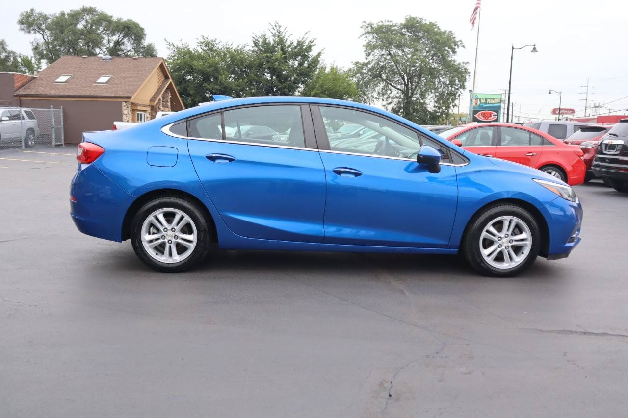 Used 2016 Chevrolet Cruze LT w/ Sun And Sound Package FWD image 6