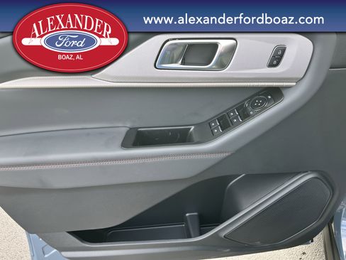 New 2026 Ford Explorer Active w/ Active Comfort Package image 9