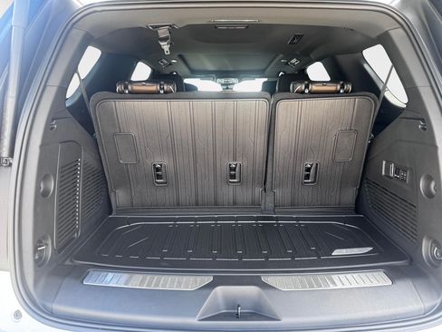 New 2026 GMC Yukon Denali Ultimate w/ LPO, Floor Liner Package AWD/4WD image 23