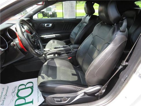 Used 2018 Ford Mustang Premium image 19