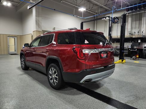 Used 2023 GMC Acadia SLT image 31