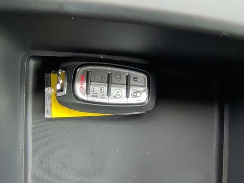 New 2026 Chrysler Pacifica Select image 50