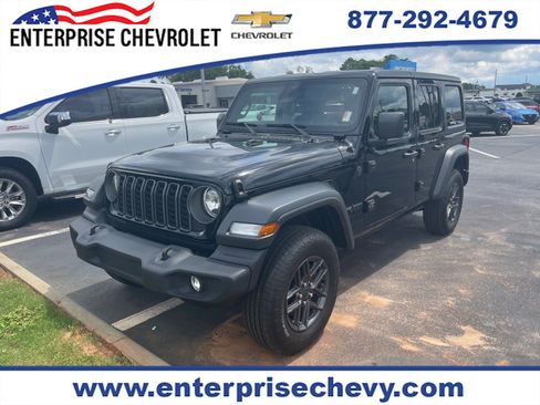 Used 2025 Jeep Wrangler Unlimited Sport AWD/4WD image 1