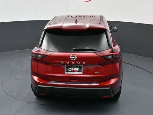 Used 2024 Nissan Rogue SV FWD image 24