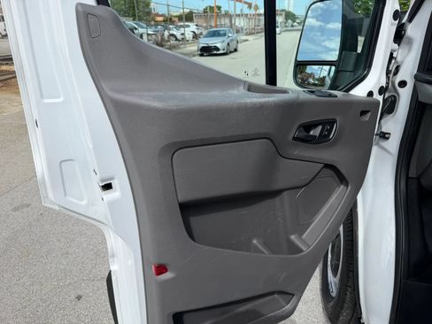 Used 2021 Ford Transit 250 Medium Roof RWD image 9