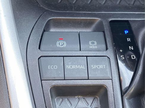 Used 2023 Toyota RAV4 XLE w/ Convenience Package FWD image 30