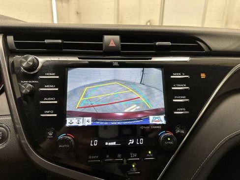 Used 2018 Toyota Camry XSE FWD image 22
