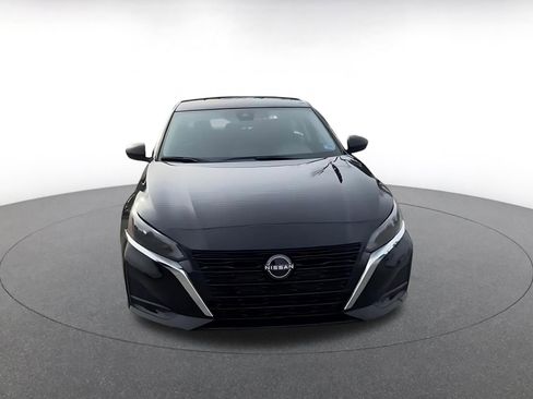 Used 2025 Nissan Altima 2.5 SV image 4