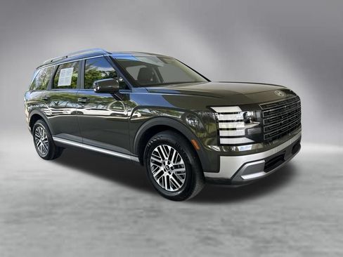 Used 2026 Hyundai Palisade SEL FWD image 2