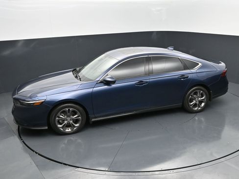 Used 2023 Honda Accord EX image 27