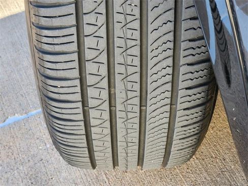 Used 2025 Land Rover Discovery Sport Dynamic SE image 11