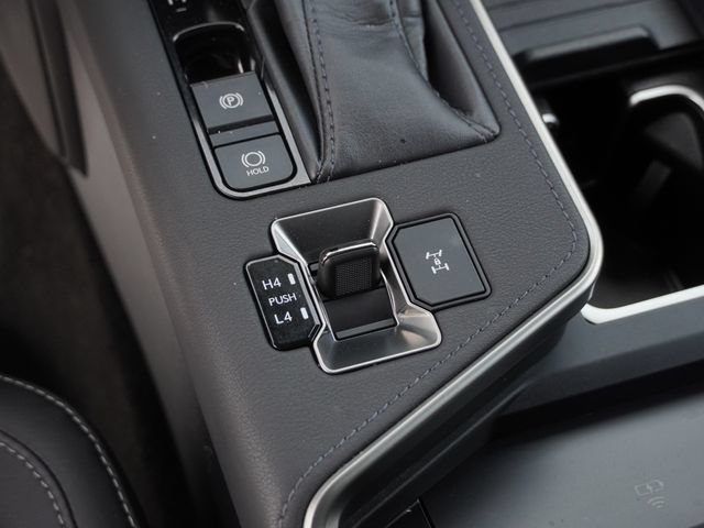 Used 2024 Lexus GX 550 w/ Accessory Package (2T) AWD/4WD image 28