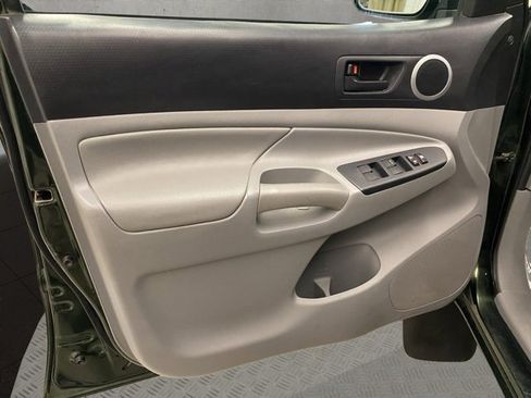 Used 2012 Toyota Tacoma 4x4 Double Cab w/ SR5 Pkg image 22