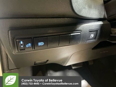 Used 2020 Toyota Corolla LE image 20