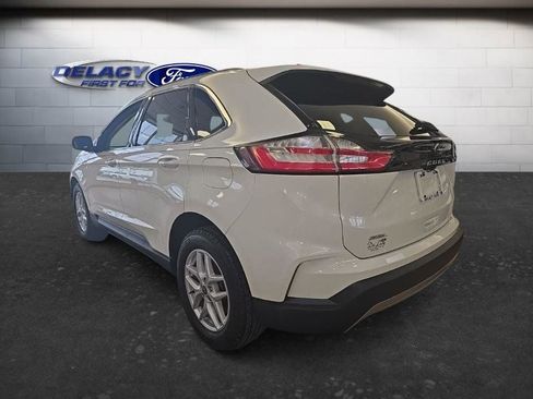 Used 2022 Ford Edge SEL w/ Convenience Package image 4