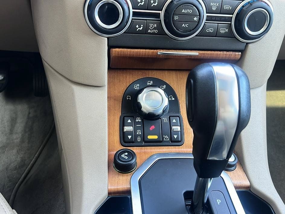 Used 2011 Land Rover LR4 HSE AWD/4WD image 27