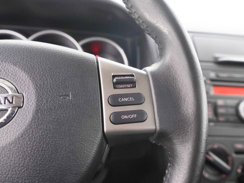 Used 2011 Nissan Versa Hatchback w/ Premium Pkg FWD image 23