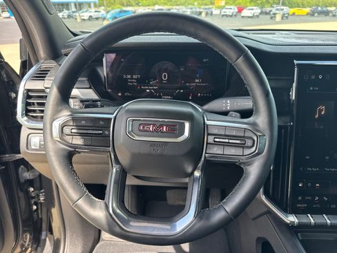 Used 2025 GMC Acadia Elevation FWD image 14