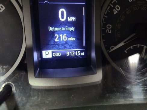 Certified 2019 Toyota Tacoma SR5 AWD/4WD image 29