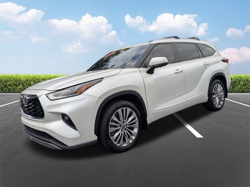 Used 2023 Toyota Highlander Platinum AWD/4WD image 9