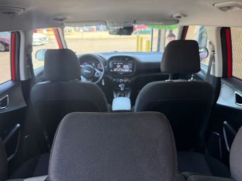 Used 2022 Kia Soul LX w/ Technology Package FWD image 17