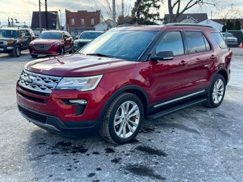 Used 2019 Ford Explorer XLT w/ Equipment Group 202A image 3