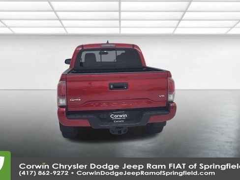 Used 2017 Toyota Tacoma Limited image 12