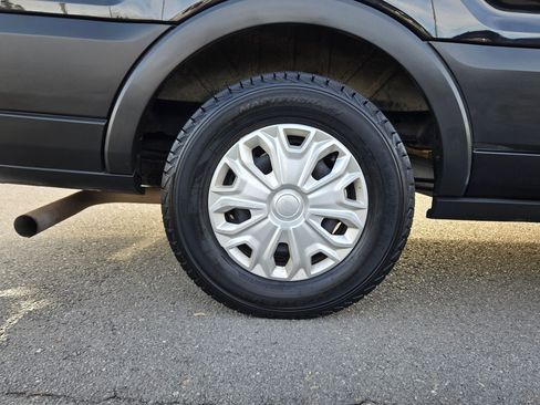 Used 2023 Ford Transit 350 XLT image 29