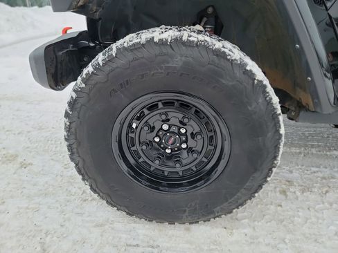 Used 2022 Jeep Gladiator Mojave w/ LED Lighting Group image 10