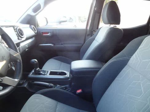 Used 2023 Toyota Tacoma TRD Sport AWD/4WD image 9
