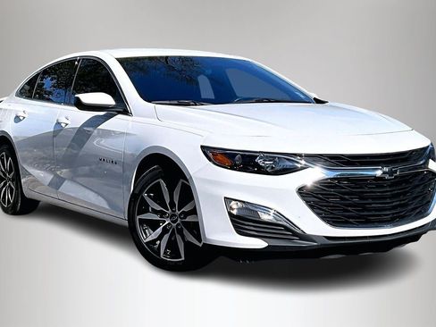 Used 2024 Chevrolet Malibu RS w/ LPO, Floor Liner Package image 2