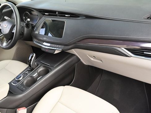 Used 2021 Cadillac XT4 Luxury image 17