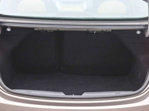 Used 2013 Hyundai Elantra GLS w/ Preferred Pkg image 23