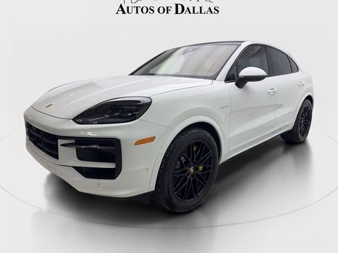 Used 2024 Porsche Cayenne Coupe image 2
