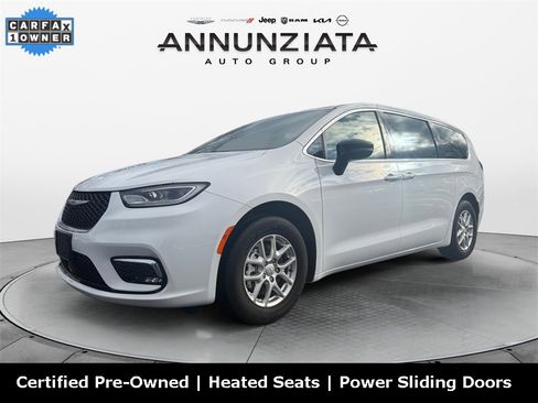 Used 2025 Chrysler Pacifica Select image 1